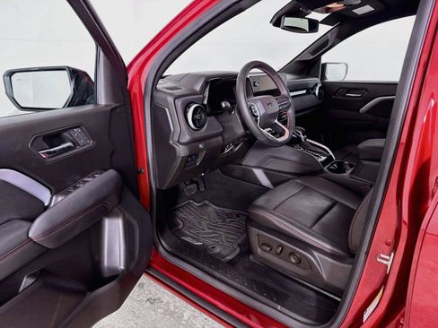 Used 2023 Chevrolet Colorado Z71 w/ Z71 Convenience Package 2 AWD/4WD image 4