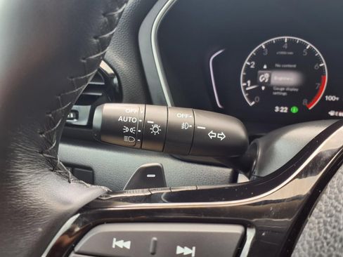 Used 2025 Honda Pilot EX-L image 17