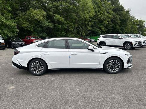 New 2026 Hyundai Sonata SEL FWD image 2