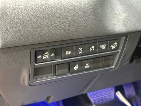 Used 2022 Toyota Tundra Limited image 21