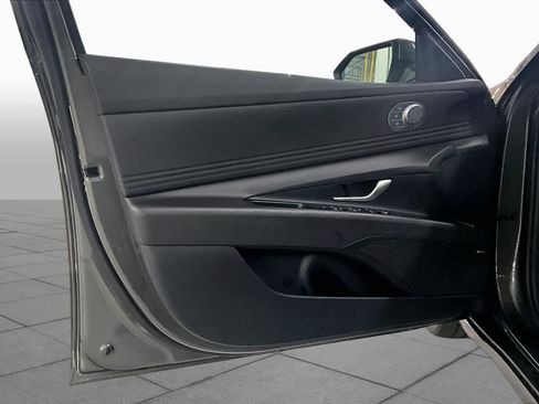 Used 2024 Hyundai Elantra Limited FWD image 22