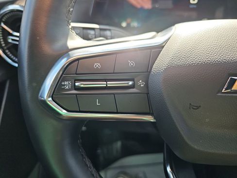 Used 2025 Chevrolet Equinox LT FWD image 21