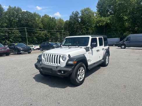 Used 2018 Jeep Wrangler Unlimited Sport S AWD/4WD image 3
