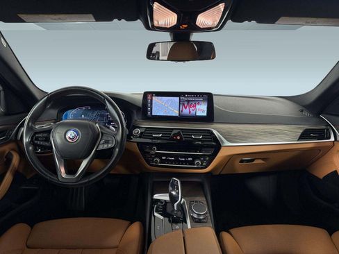Used 2021 BMW 530i w/ Convenience Package RWD image 15