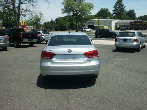 Used 2013 Volkswagen Passat 2.5 SE FWD image 3