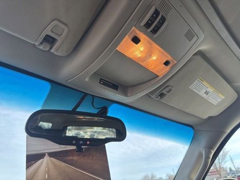 Used 2013 Chevrolet Suburban LT image 16