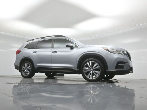 Used 2019 Subaru Ascent Premium AWD/4WD image 4