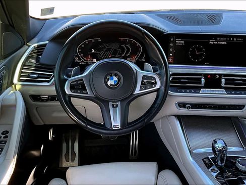 Used 2022 BMW X6 xDrive40i w/ Executive Package image 5