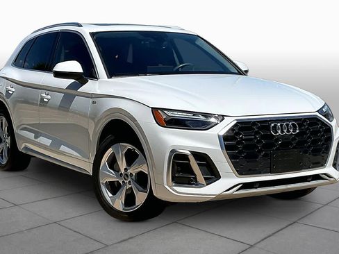 Used 2023 Audi Q5 2.0T Premium Plus w/ Premium Plus Package AWD/4WD image 3