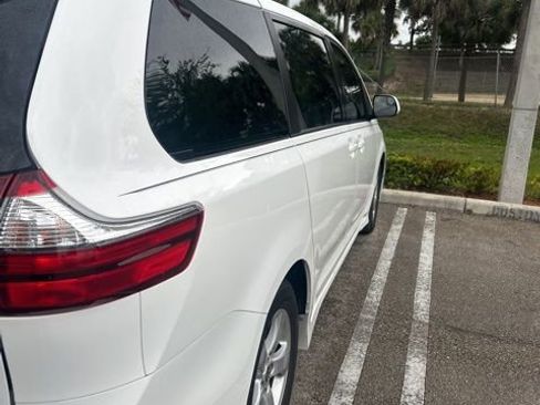 Used 2020 Toyota Sienna LE image 4