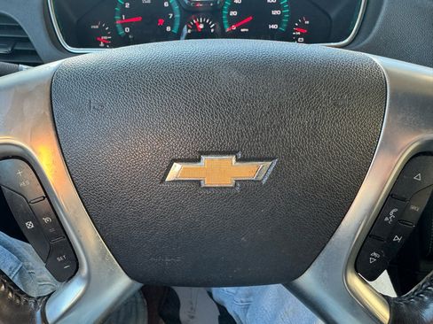 Used 2014 Chevrolet Traverse LT image 20