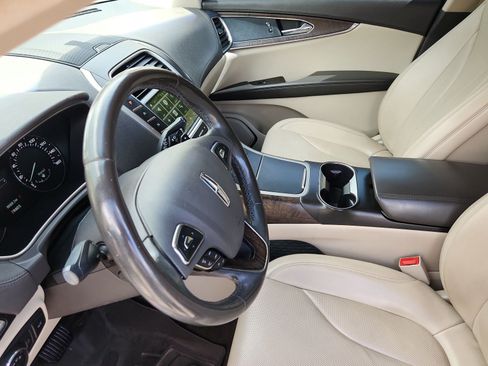 Used 2016 Lincoln MKX Reserve FWD image 5