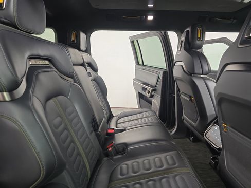 Used 2024 Rivian R1S Adventure AWD/4WD image 23