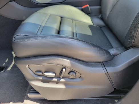 Certified 2023 Porsche Cayenne Coupe AWD/4WD image 24