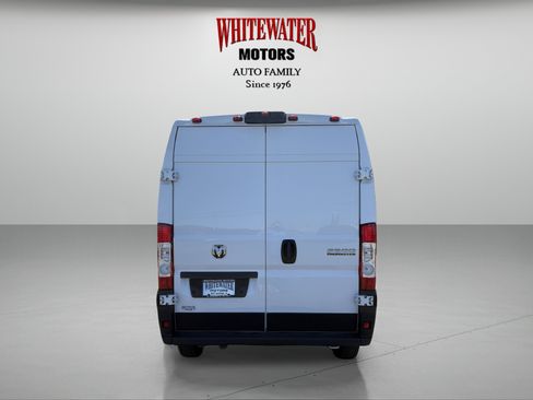 Used 2025 RAM ProMaster 2500 w/ Convenience Group FWD image 3