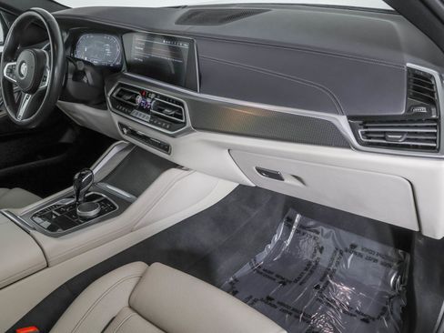Used 2022 BMW X6 xDrive40i w/ M Sport Package image 48