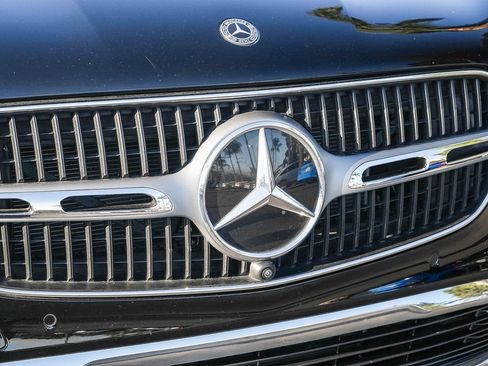 Used 2025 Mercedes-Benz GLC 300 image 9