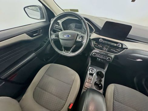 Used 2022 Ford Escape SE w/ Convenience Package FWD image 9