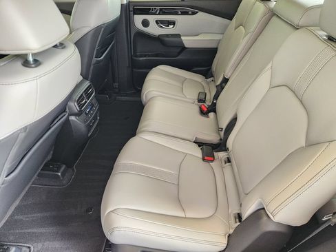 Used 2025 Honda Pilot Touring image 30