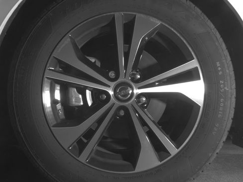 Used 2023 Nissan Sentra SV FWD image 11