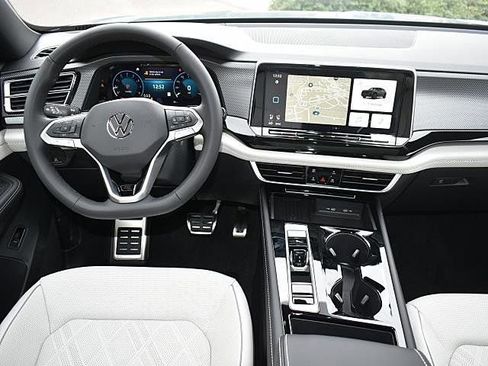 New 2026 Volkswagen Atlas Cross Sport SEL Premium R-Line AWD/4WD image 9