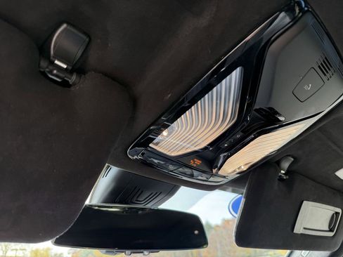 Used 2021 BMW X7 M50i w/ Cold Weather Package image 27