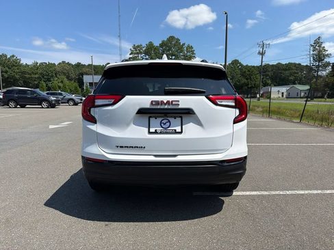 Used 2023 GMC Terrain SLE w/ Driver Convenience Package FWD image 10