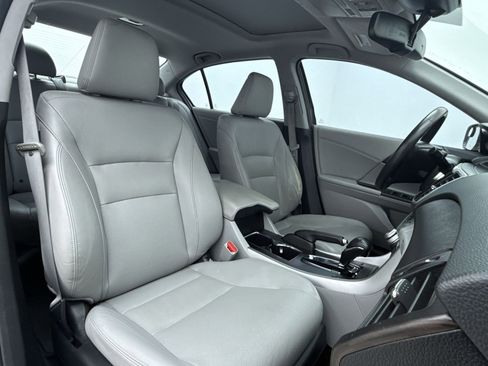 Used 2015 Honda Accord Touring image 13