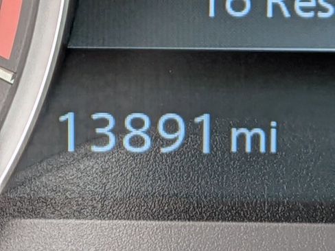 Certified 2024 Nissan Titan SV w/ SV Convenience Package image 19