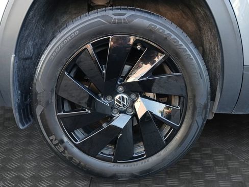 Used 2024 Volkswagen Atlas SE FWD image 23
