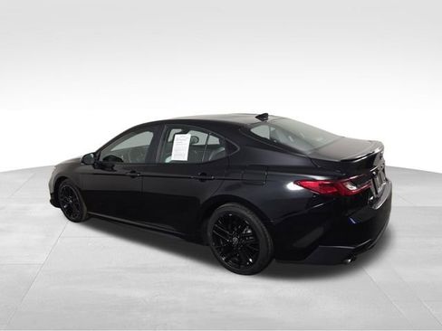Used 2025 Toyota Camry SE FWD image 10