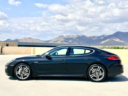 Used 2014 Porsche Panamera S RWD image 3