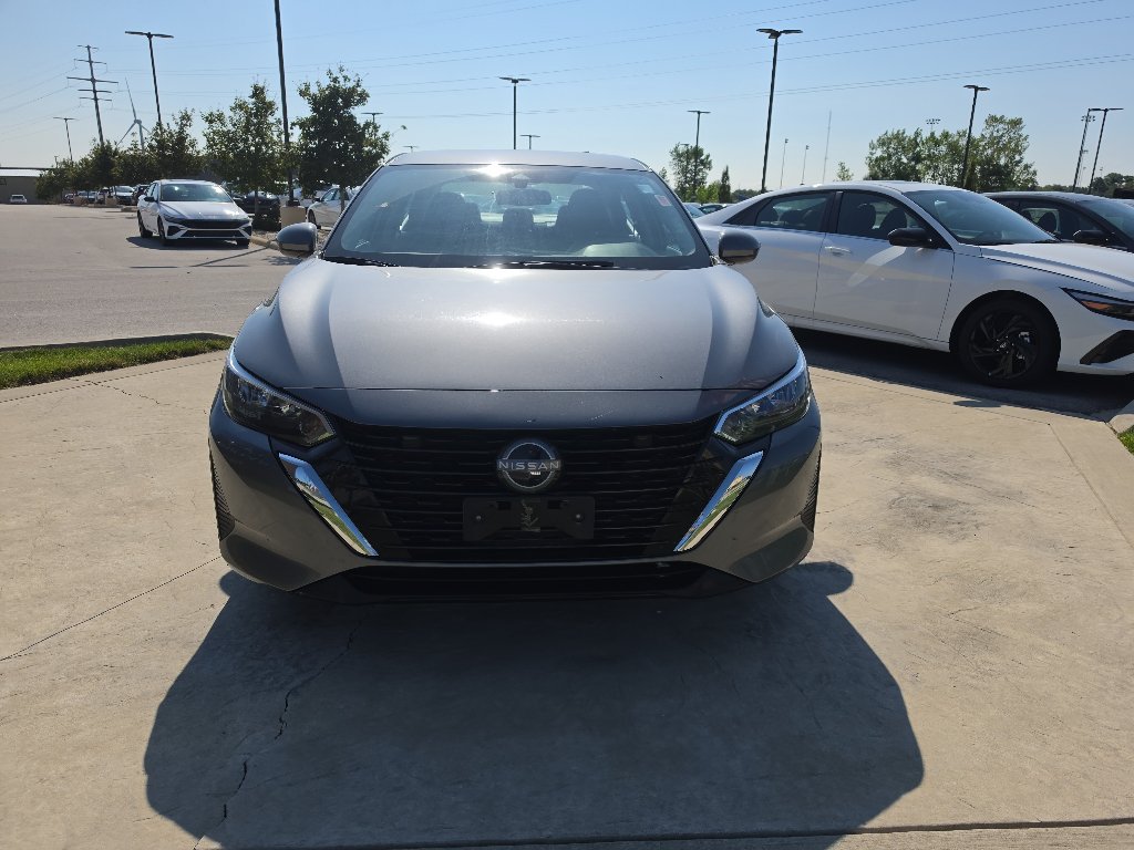Used 2024 Nissan Sentra SV FWD image 2