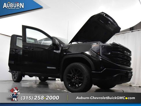 Used 2025 GMC Sierra 1500 Elevation image 32