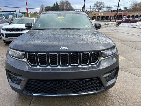 New 2025 Jeep Grand Cherokee Laredo w/ Luxury Tech Group I image 3