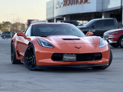 Used 2019 Chevrolet Corvette Grand Sport w/ Carbon Flash Badge Package image 3