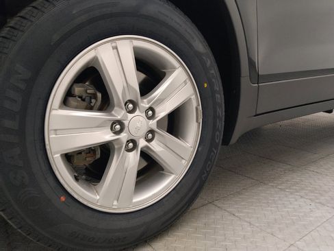 Used 2020 Chevrolet Trax LS FWD image 31