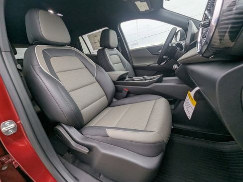 New 2026 Chevrolet Equinox LT w/ Convenience Package II image 13