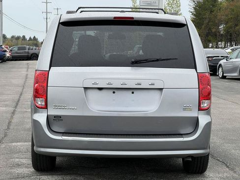Used 2019 Dodge Grand Caravan SXT FWD image 10