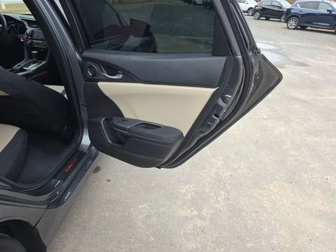 Used 2019 Honda Civic EX image 42