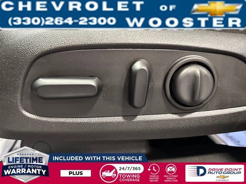 Used 2020 Chevrolet Equinox LT w/ Driver Convenience Package image 12