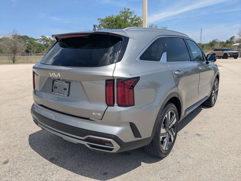 Certified 2023 Kia Sorento SX Prestige AWD/4WD image 5