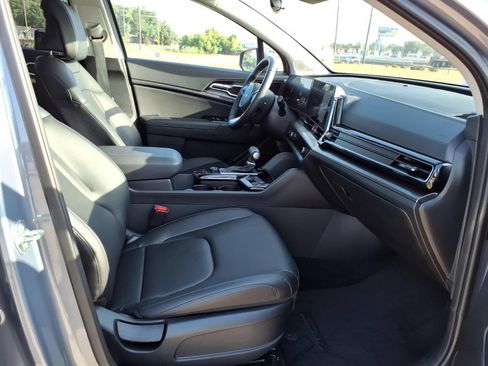 Used 2025 Kia Sportage EX w/ Premium Package FWD image 20