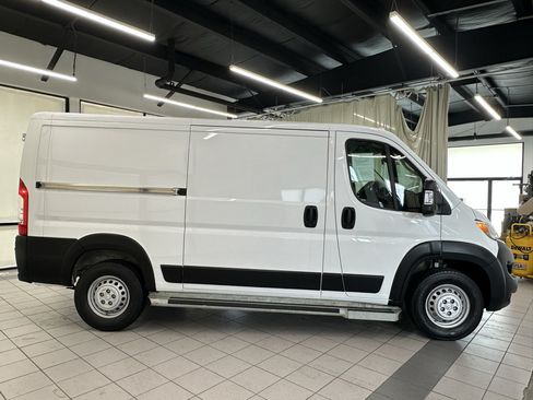 Used 2025 RAM ProMaster 2500 w/ U-Haul Equipment Group FWD image 3