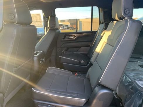 New 2026 GMC Yukon XL Elevation image 25