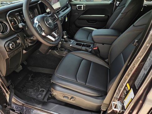 New 2026 Jeep Wrangler Unlimited Sahara AWD/4WD image 14