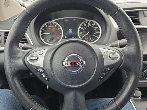 Used 2019 Nissan Sentra SV image 14