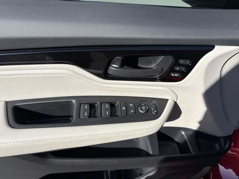 New 2026 Honda Odyssey Touring image 17