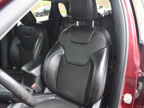 Used 2020 Jeep Cherokee Latitude Plus AWD/4WD image 17