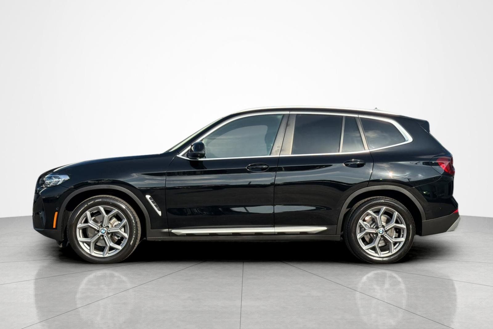 Used 2024 BMW X3 sDrive30i w/ Convenience Package RWD image 2